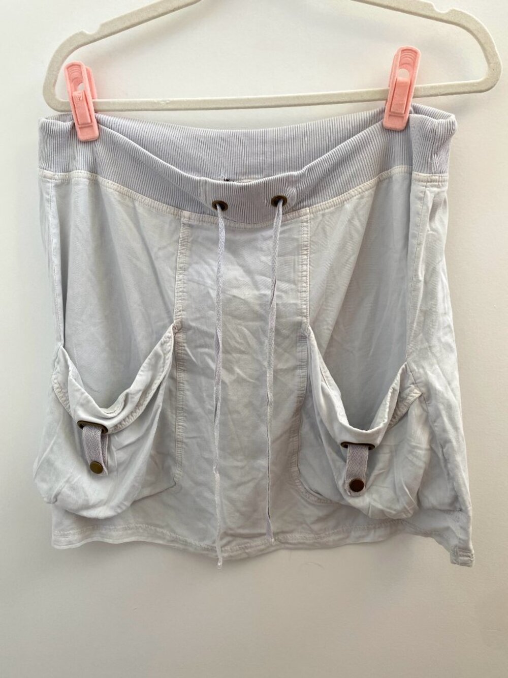 NWT Wearables Light Grey Pocket Skirt - Size Large